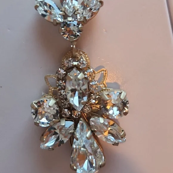 New In Box Elizabeth Bower Swarovski Crystal Elegant  Drop Earrings - Picture 6 of 9